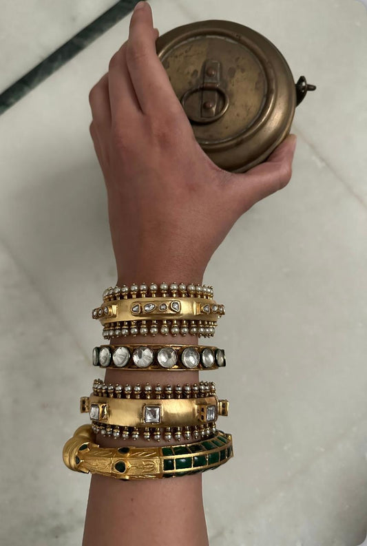 Gold hand stack